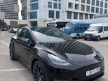 Tesla Model Y-8