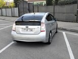 Toyota Prius-9