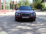 Mercedes E 220-1