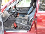 Mercedes E 220-11