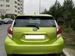 Toyota Prius C-6