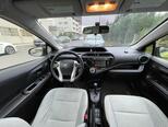 Toyota Prius C-8