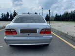 Mercedes E 240-5