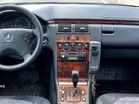 Mercedes E 240-17
