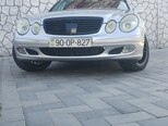 Mercedes E 220-11