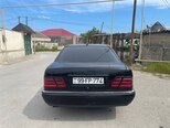 Mercedes E 240-5