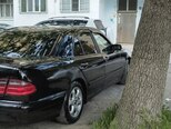 Mercedes E 270-12