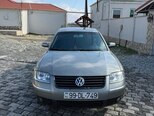 Volkswagen Passat-1