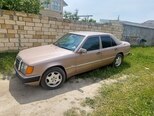 Mercedes 220 E-12