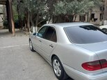Mercedes E 240-6