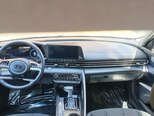 Hyundai Elantra-11