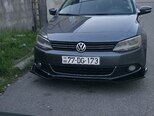 Volkswagen Jetta-1