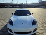 Porsche Panamera 4-11