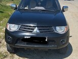 Mitsubishi L200-1