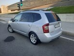 Kia Carens-8