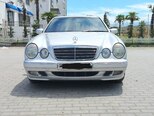 Mercedes E 240-1