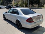 Mercedes E 220-11