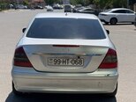 Mercedes E 220-21