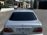 Mercedes E 270-2
