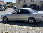 Mercedes E 270-5