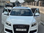 Audi Q7-4