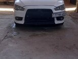Mitsubishi Lancer-8