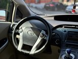 Toyota Prius-11