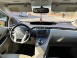Toyota Prius-12