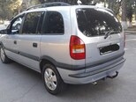 Opel Zafira-9