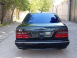 Mercedes E 240-6