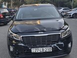 Kia Carnival-1