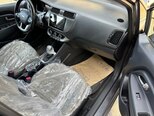 Kia Rio-12