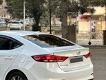 Hyundai Elantra-4