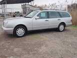 Mercedes E 200-11