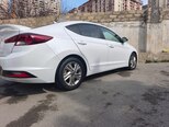Hyundai Elantra-3