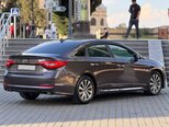 Hyundai Sonata-8
