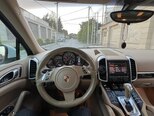 Porsche Cayenne-12