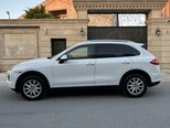 Porsche Cayenne-8
