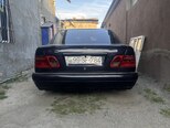 Mercedes E 200-3