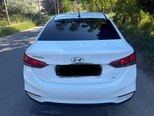 Hyundai Accent-12