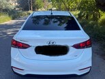 Hyundai Accent-11