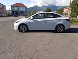 Hyundai Accent-5