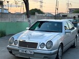 Mercedes E 280-1