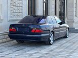 Mercedes E 220-10