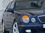 Mercedes E 220-8