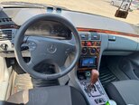Mercedes E 270-6