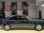 Mercedes E 200-5