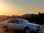 Mercedes E 270-4