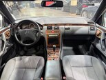 Mercedes E 240-21
