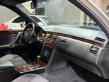 Mercedes E 240-19